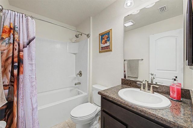 27928 AUSTIN WOODS DRIVE, Dade City, FL 33525