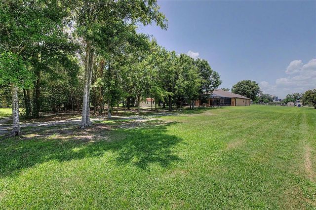 27928 AUSTIN WOODS DRIVE, Dade City, FL 33525