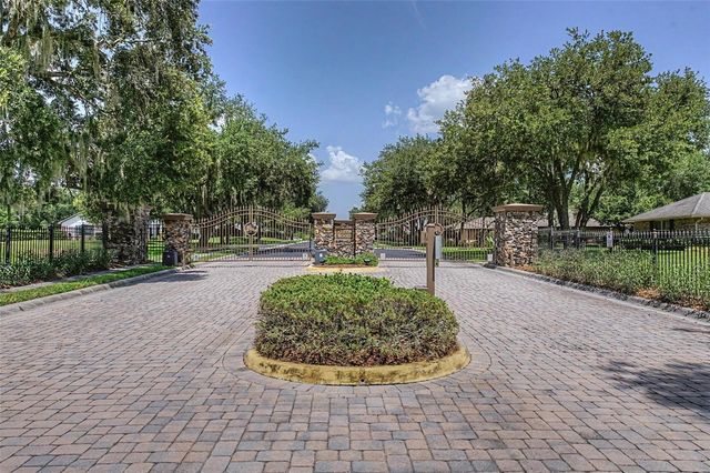 27928 AUSTIN WOODS DRIVE, Dade City, FL 33525