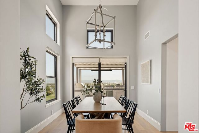 6592 Kentwood Bluffs Drive, Los Angeles, CA 90045