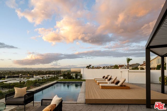 6592 Kentwood Bluffs Drive, Los Angeles, CA 90045