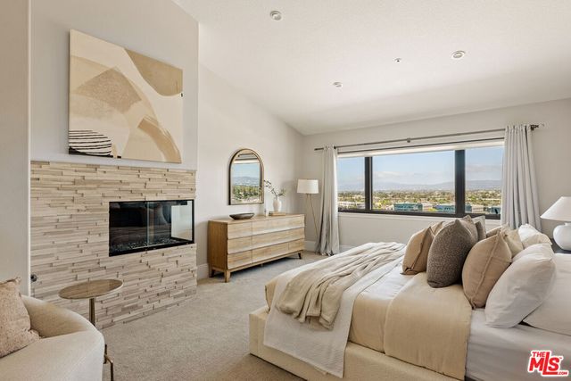 6592 Kentwood Bluffs Drive, Los Angeles, CA 90045