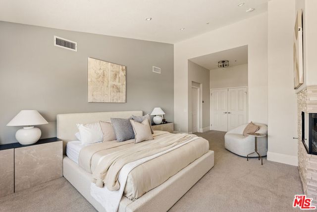 6592 Kentwood Bluffs Drive, Los Angeles, CA 90045