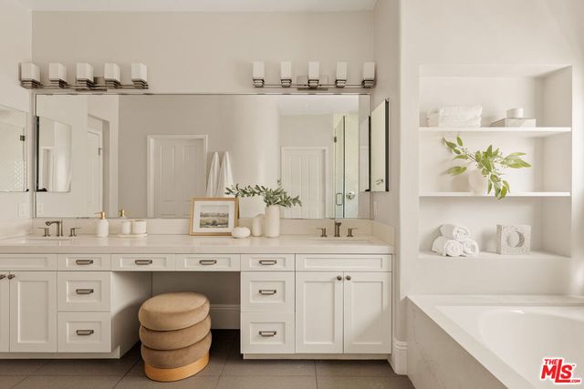 6592 Kentwood Bluffs Drive, Los Angeles, CA 90045