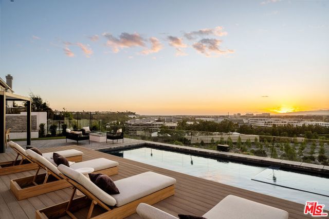 6592 Kentwood Bluffs Drive, Los Angeles, CA 90045