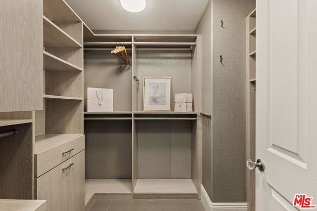 6592 Kentwood Bluffs Drive, Los Angeles, CA 90045