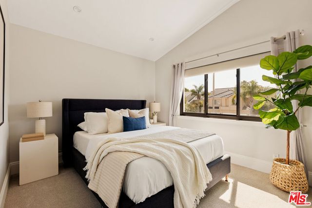 6592 Kentwood Bluffs Drive, Los Angeles, CA 90045