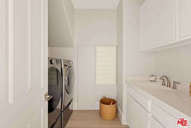 6592 Kentwood Bluffs Drive, Los Angeles, CA 90045