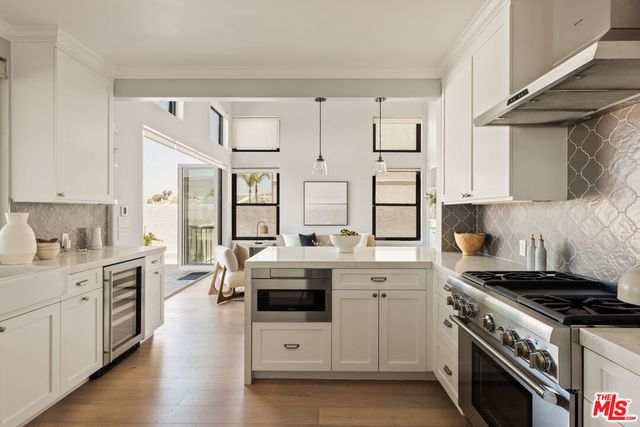 6592 Kentwood Bluffs Drive, Los Angeles, CA 90045