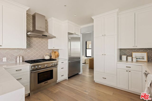 6592 Kentwood Bluffs Drive, Los Angeles, CA 90045