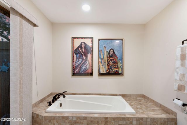 6350 N Placita De Eduardo, Tucson, AZ 85718