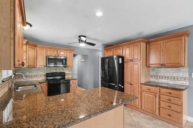 24788 Foxmoor Boulevard, Woodhaven City, MI 48183