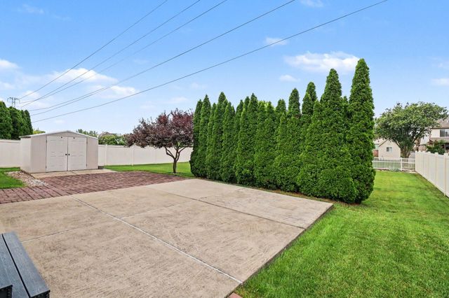 24788 Foxmoor Boulevard, Woodhaven City, MI 48183