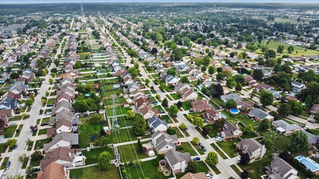 24788 Foxmoor Boulevard, Woodhaven City, MI 48183