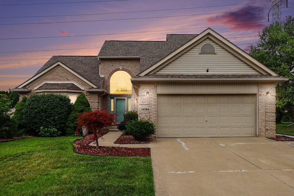 24788 Foxmoor Boulevard, Woodhaven City, MI 48183