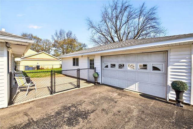 302 Wellington Road, Webster, NY 14580