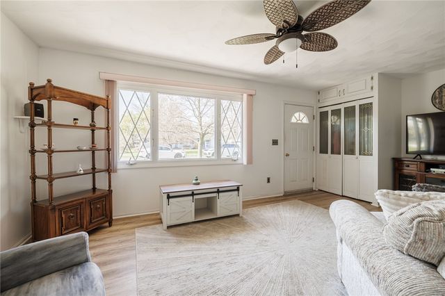 302 Wellington Road, Webster, NY 14580
