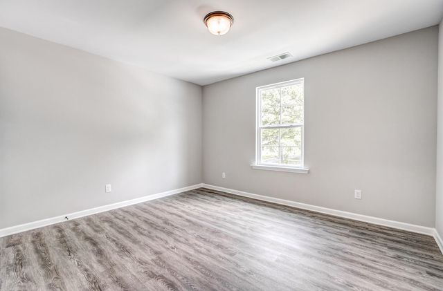 90 BLUE DR, Oakland, TN 38060