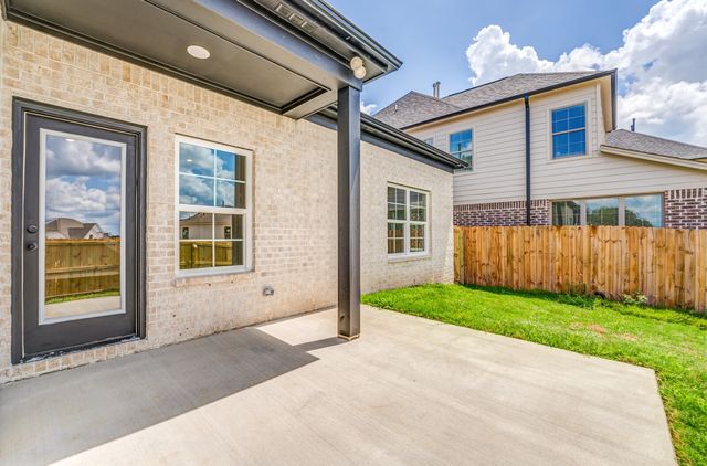 90 BLUE DR, Oakland, TN 38060