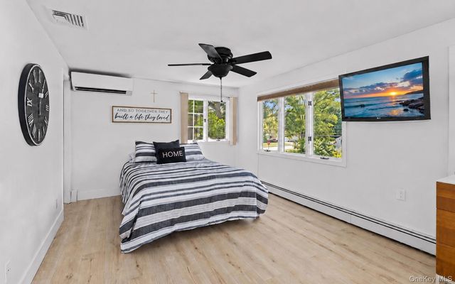 939 Manor Lane, Bay Shore, NY 11706
