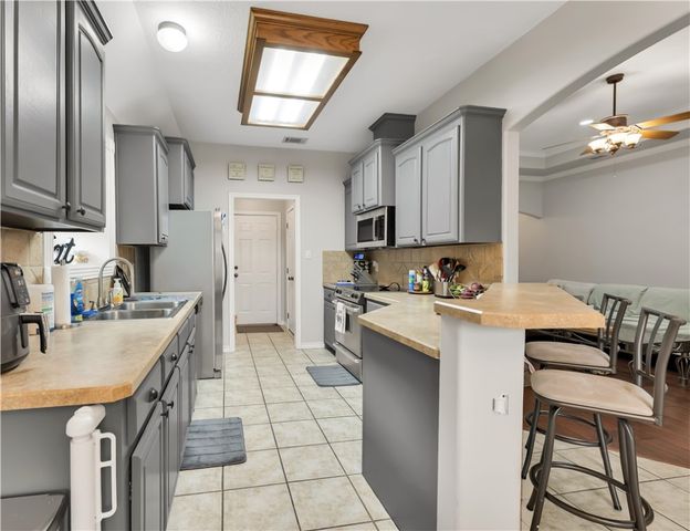 106 Karten Lane, College Station, TX 77845