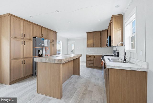 6943 LINCOLN HWY, Thomasville, PA 17364