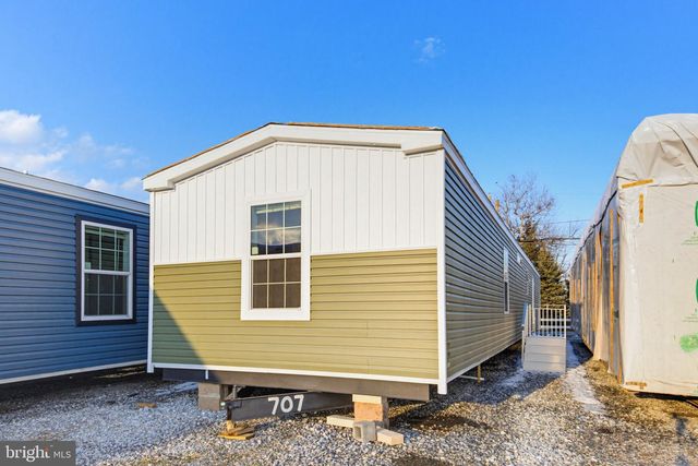 6943 LINCOLN HWY, Thomasville, PA 17364