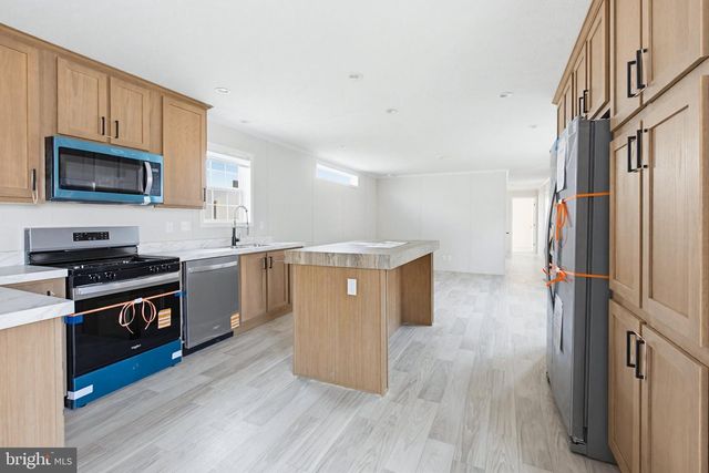 6943 LINCOLN HWY, Thomasville, PA 17364