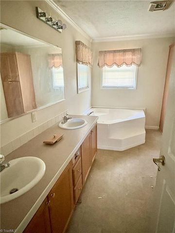 119 Gordon Drive, Advance, NC 27006