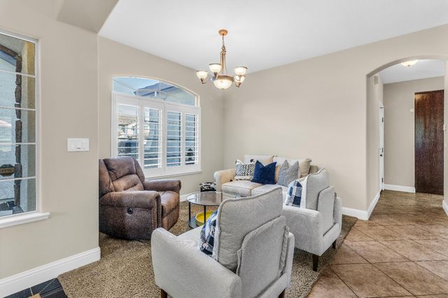 249 Cantamar Ct, Roseville, CA 95747