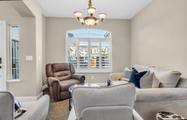 249 Cantamar Ct, Roseville, CA 95747