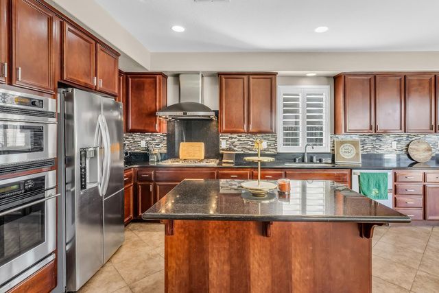 249 Cantamar Ct, Roseville, CA 95747