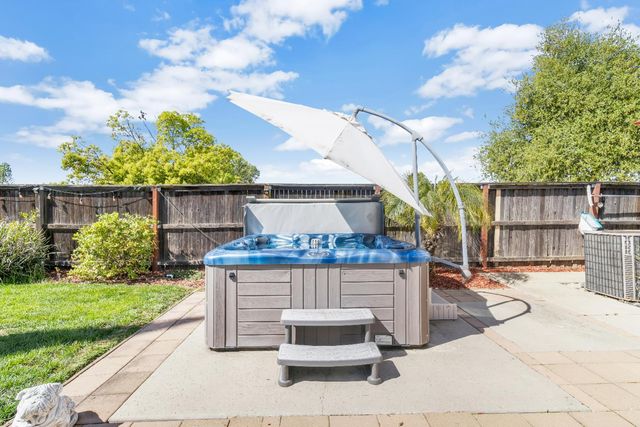 249 Cantamar Ct, Roseville, CA 95747