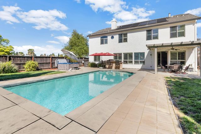 249 Cantamar Ct, Roseville, CA 95747