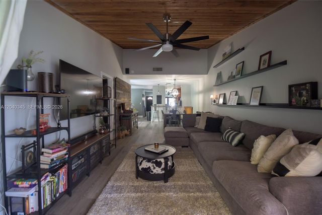 8356 NW 37th Pl E-9, Sunrise, FL 33351