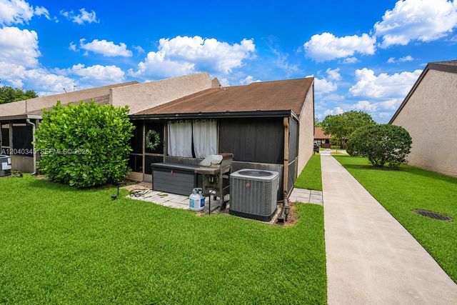 8356 NW 37th Pl E-9, Sunrise, FL 33351