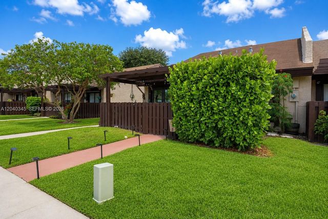 8356 NW 37th Pl E-9, Sunrise, FL 33351