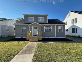 1052 Harrison Street, Ona, WV 25541