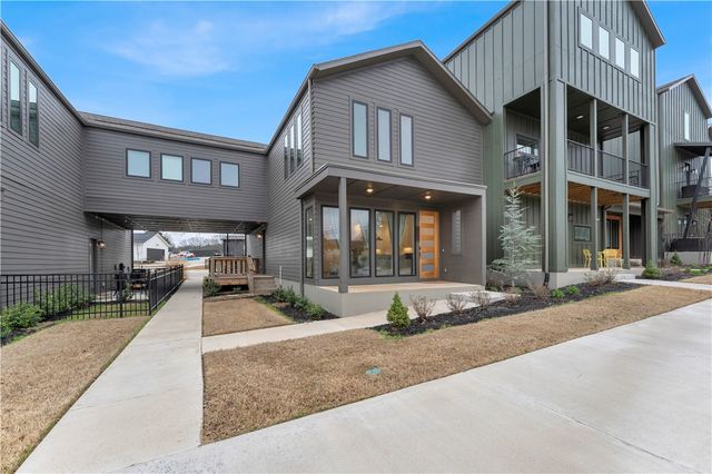 2972 N Old Missouri Road, Fayetteville, AR 72703