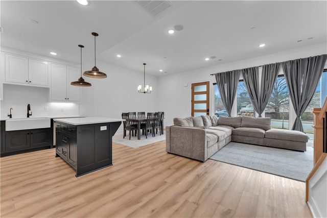 2972 N Old Missouri Road, Fayetteville, AR 72703