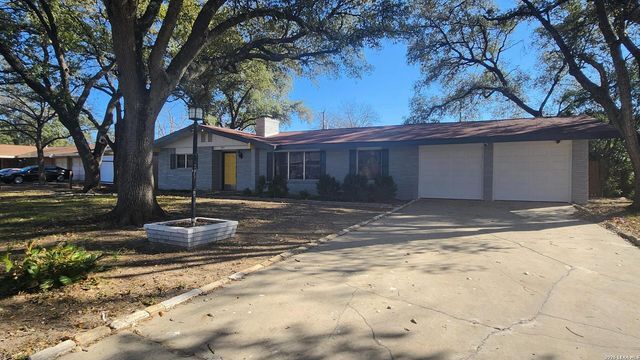 242 Windcrest, Windcrest, TX 78239