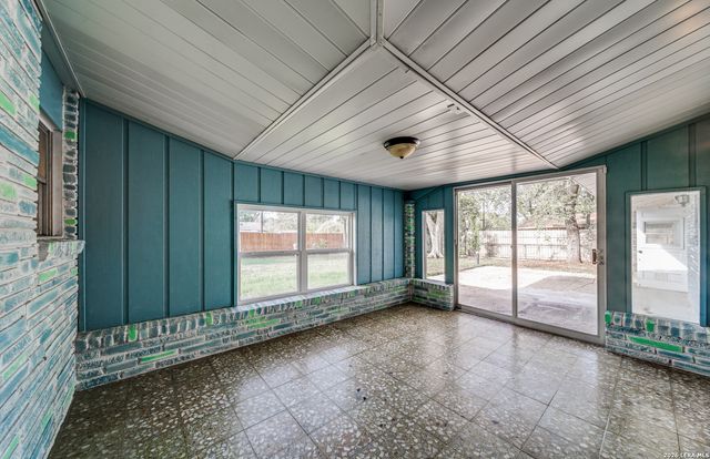 242 Windcrest, Windcrest, TX 78239