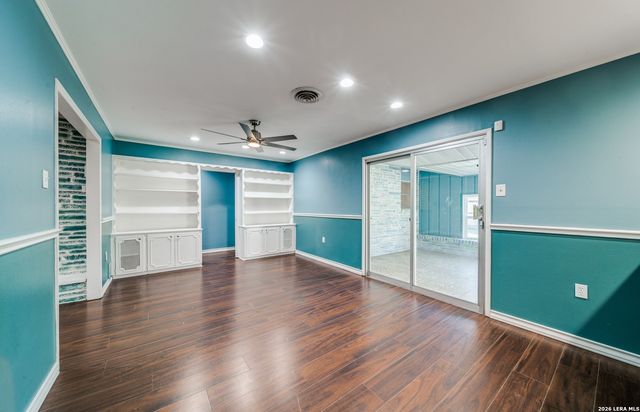 242 Windcrest, Windcrest, TX 78239