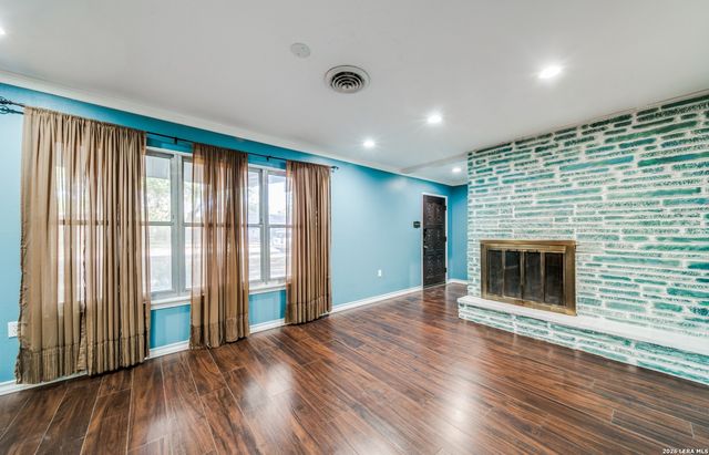 242 Windcrest, Windcrest, TX 78239