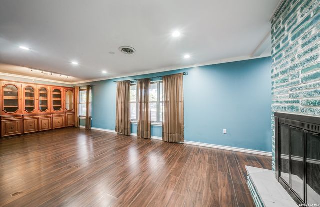 242 Windcrest, Windcrest, TX 78239