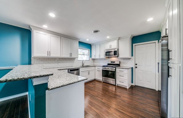 242 Windcrest, Windcrest, TX 78239