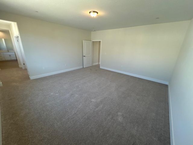 2822 E Corteza Drive, Fresno, CA 93730