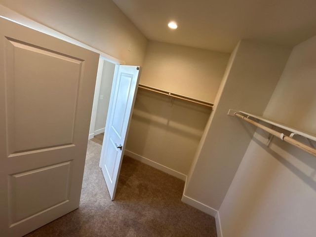 2822 E Corteza Drive, Fresno, CA 93730