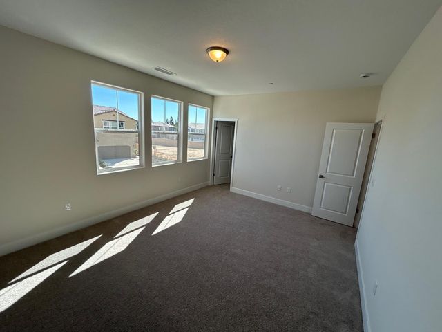 2822 E Corteza Drive, Fresno, CA 93730