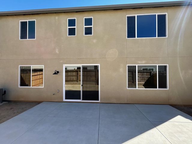 2822 E Corteza Drive, Fresno, CA 93730